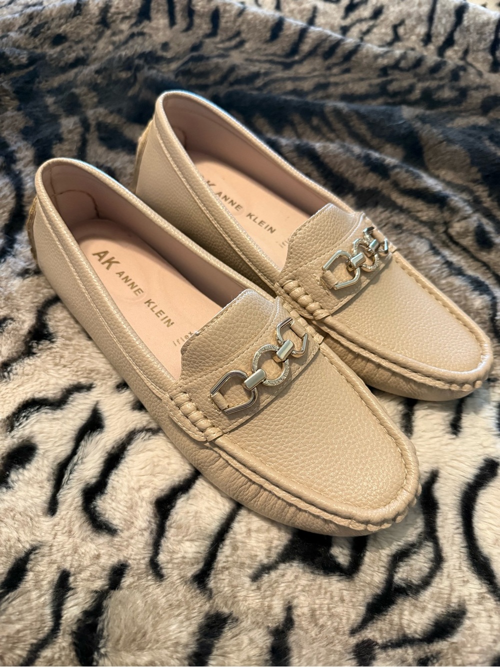 New Anne Klein loafers flats bone beige nude AKCharley Charley 10M 10